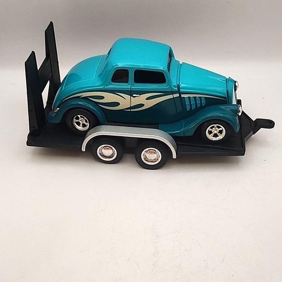 Vintage 1999 Racing Champions '33 Willy's Coupe 1:28 Scale w/ Trailer - Picture 1 of 15